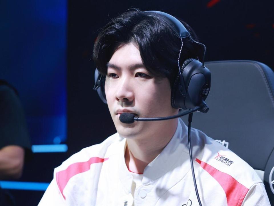 是亲赴英国 是亲赴英国