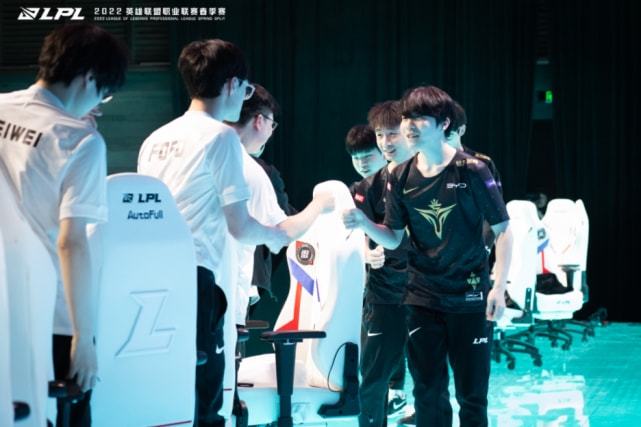 了展示自己 了展示自己