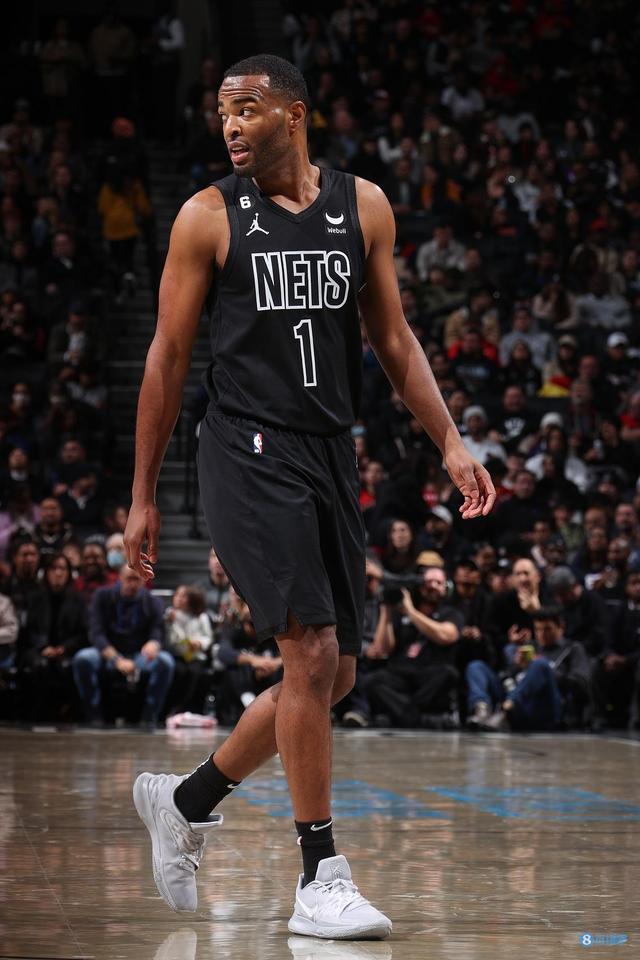 8分大胜 8分大胜